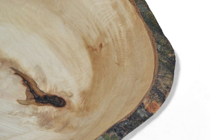 Holzschale aus Hainbuche mit Naturrand 28x27 cm